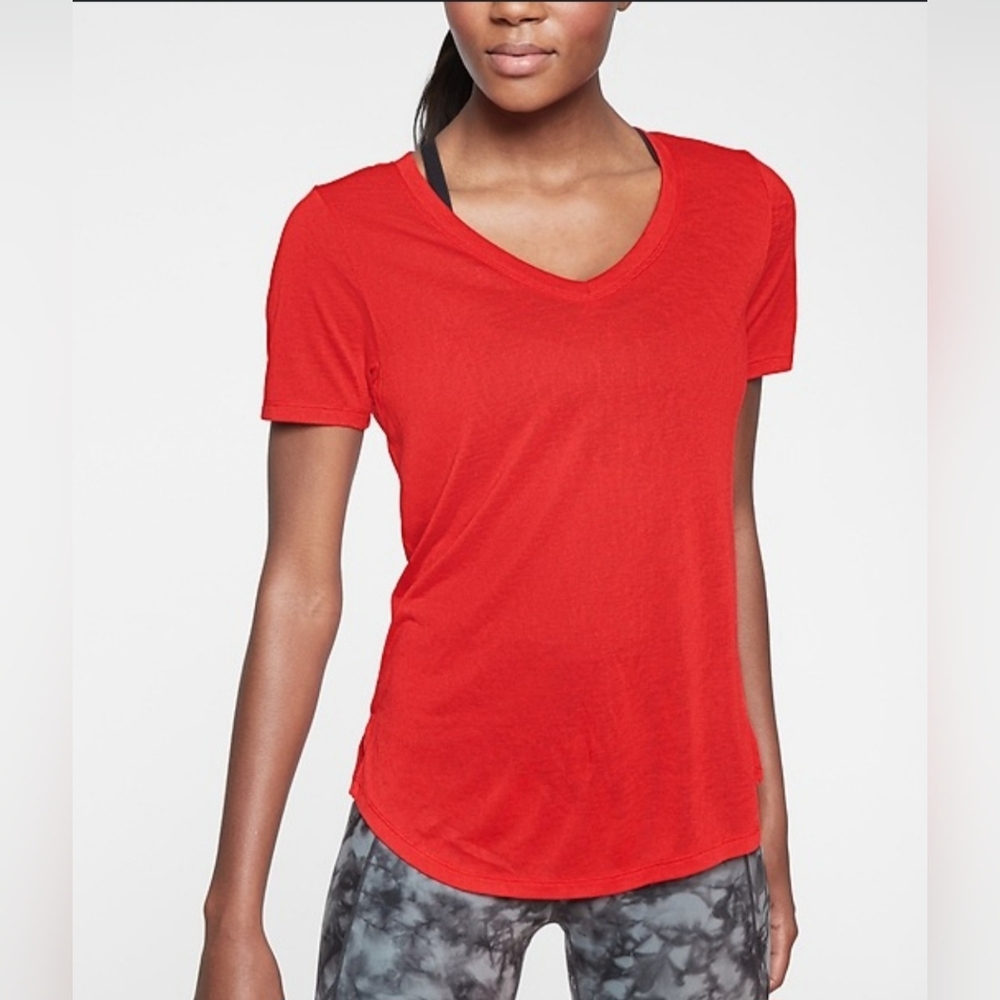 Athleta Scoop V Tee NWT